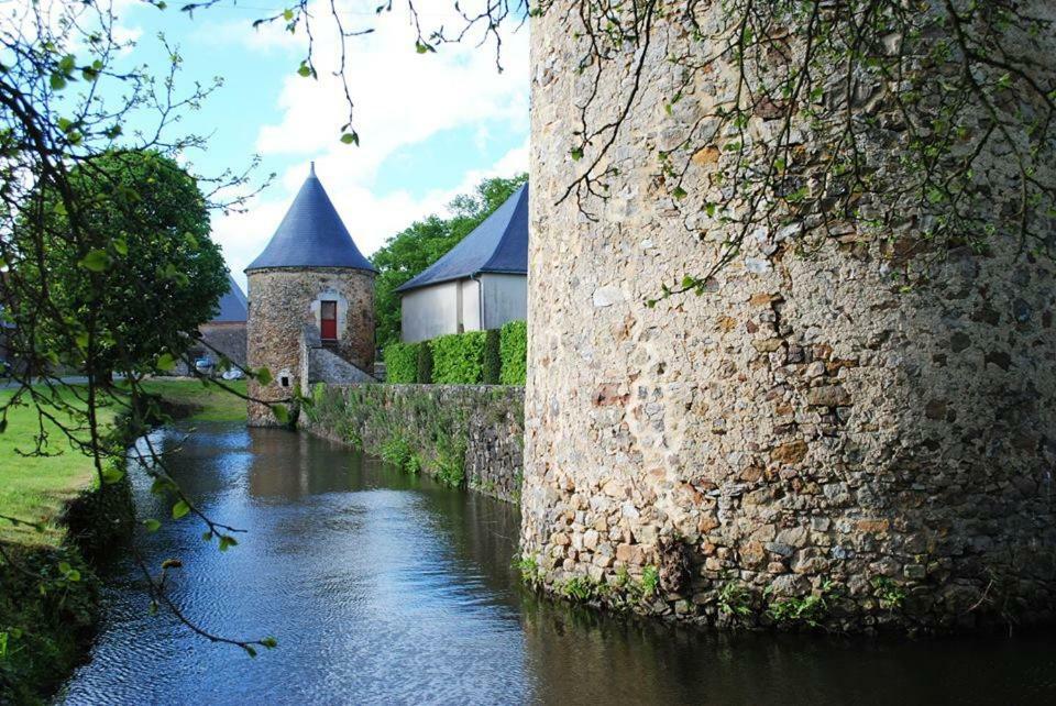 Logis De La Helberdiere Cossé-en-Champagne Eksteriør billede